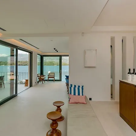 Beachfront 'thetwo' Willa *