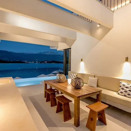 Beachfront 'thetwo' 波德戈里察